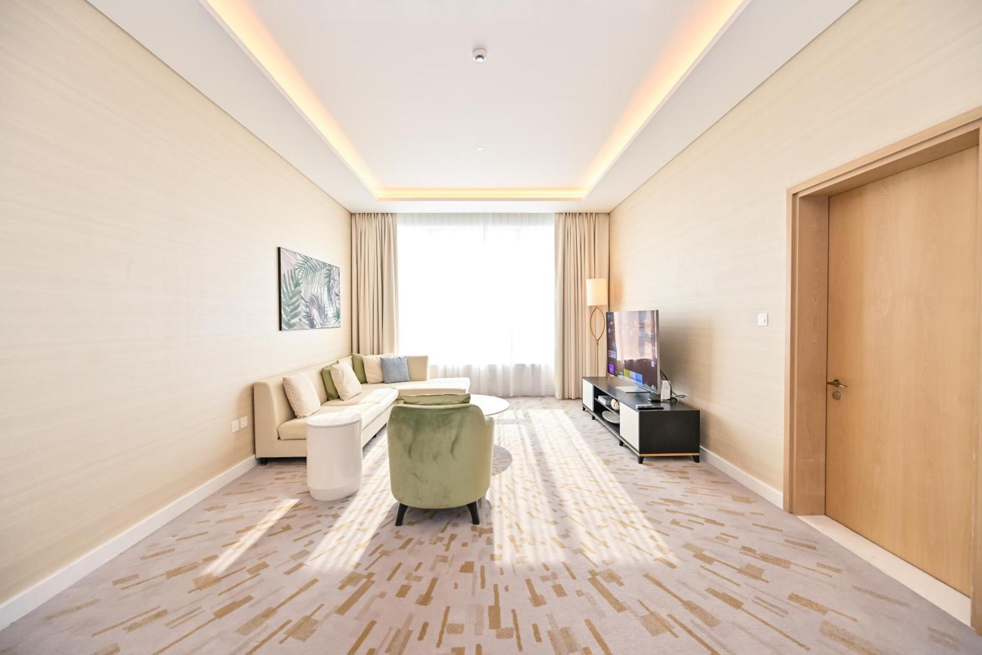 Stylish 1-br Retreat With Sweeping Views In Palm Tower Apartamento *