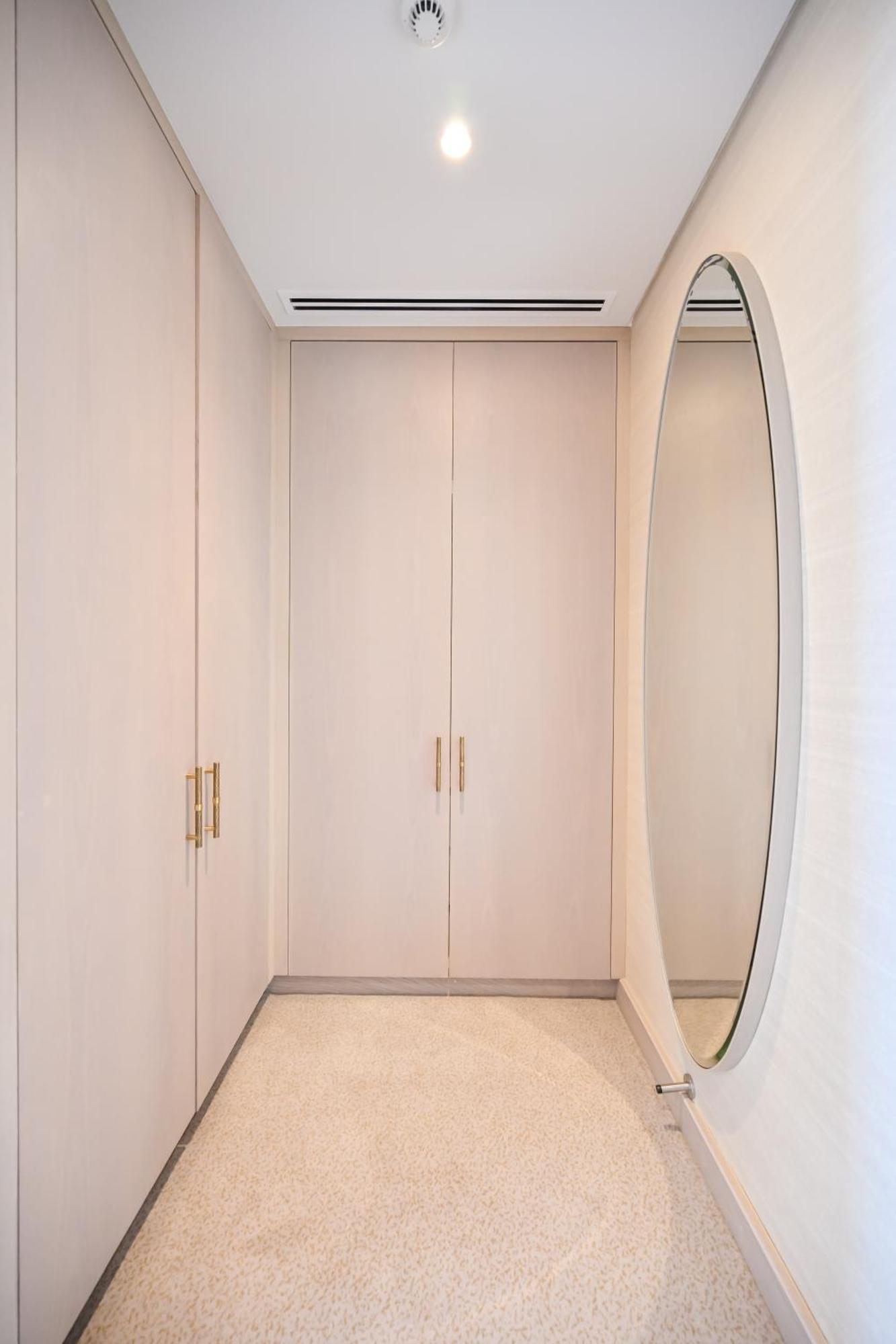 Apartamento Stylish 1-br Retreat With Sweeping Views In Palm Tower