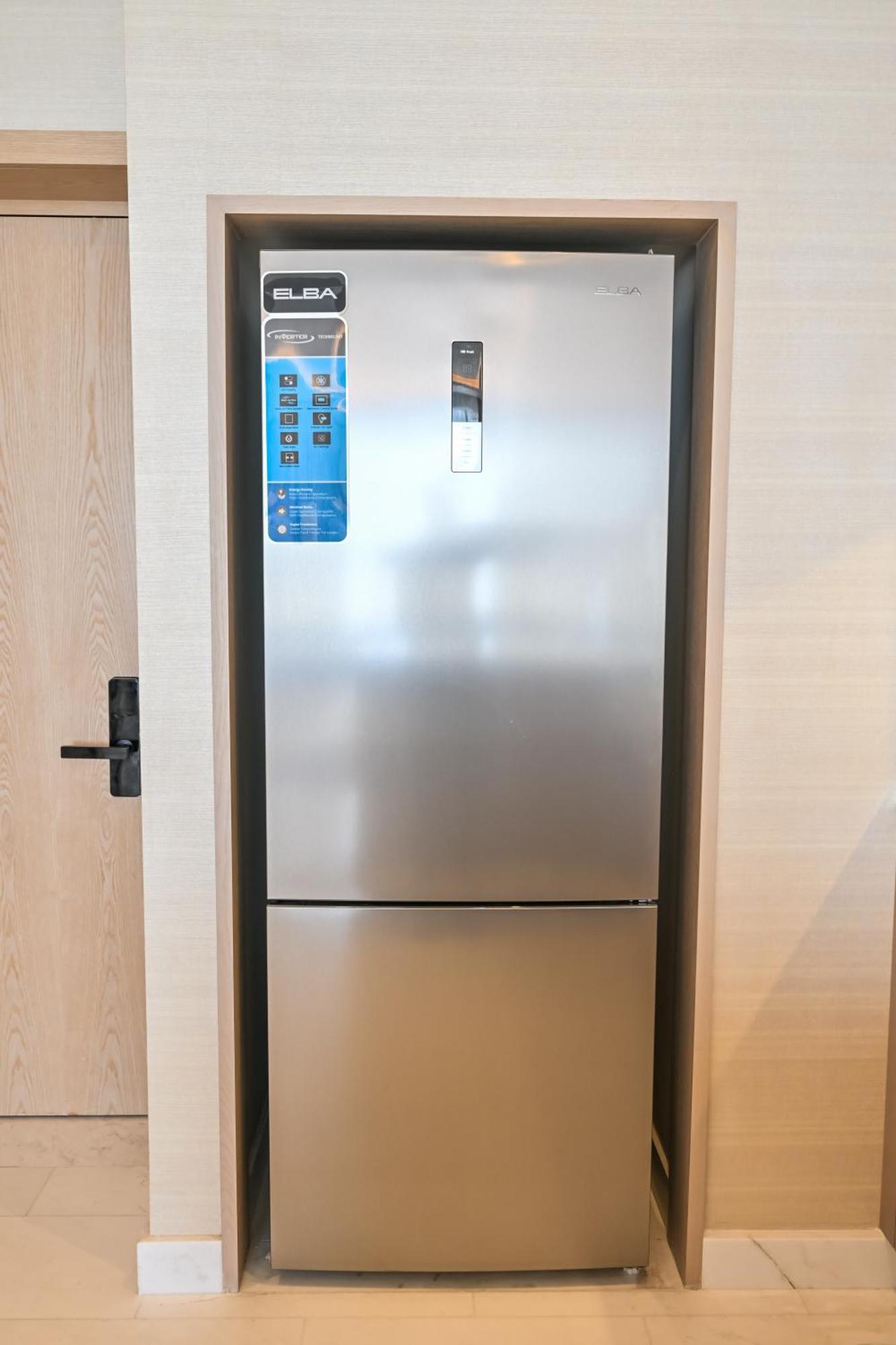 Stylish 1-br Retreat With Sweeping Views In Palm Tower Apartamento