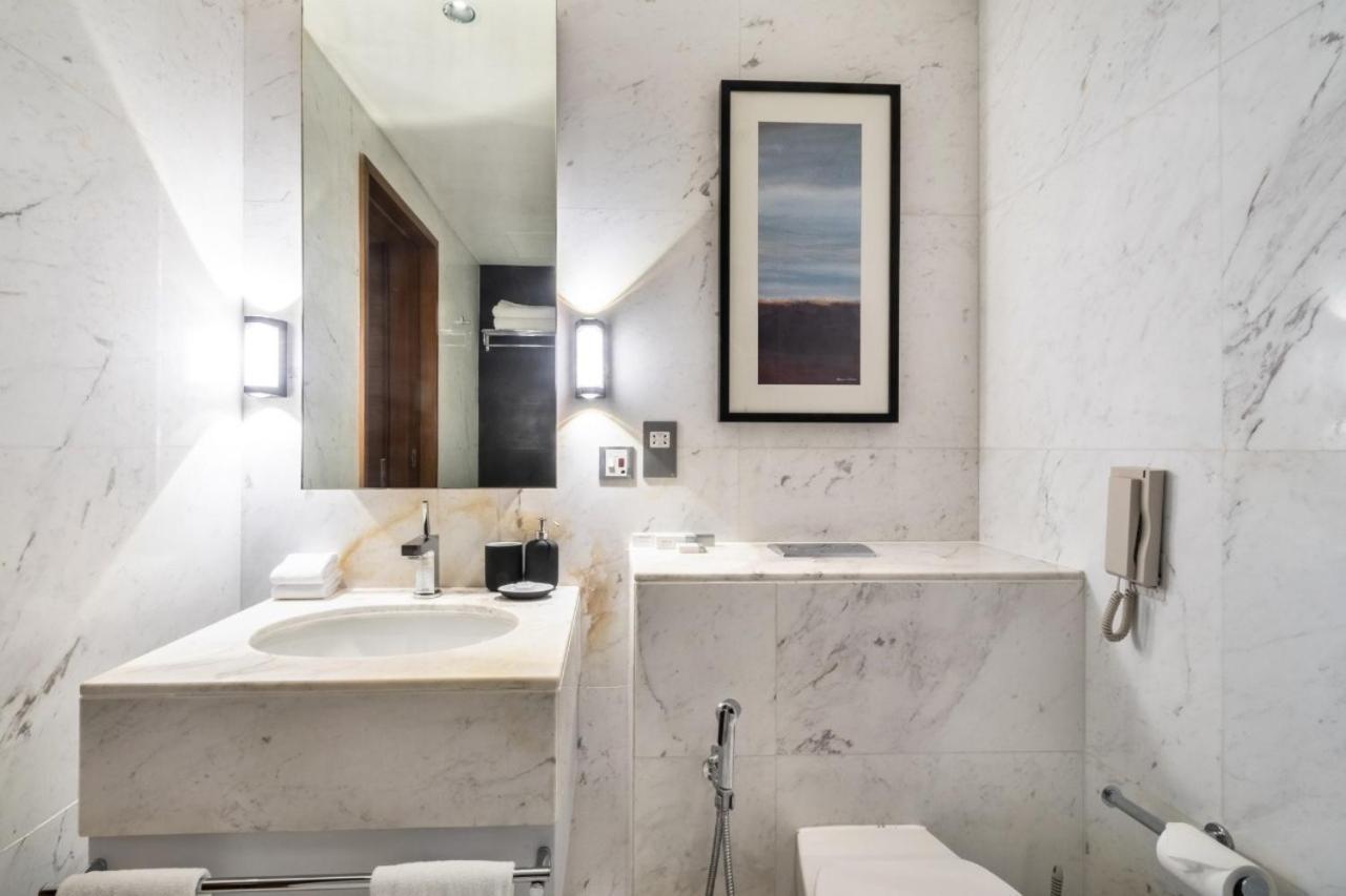 Luxury In Emaar Fashion Avenue Apartemen *