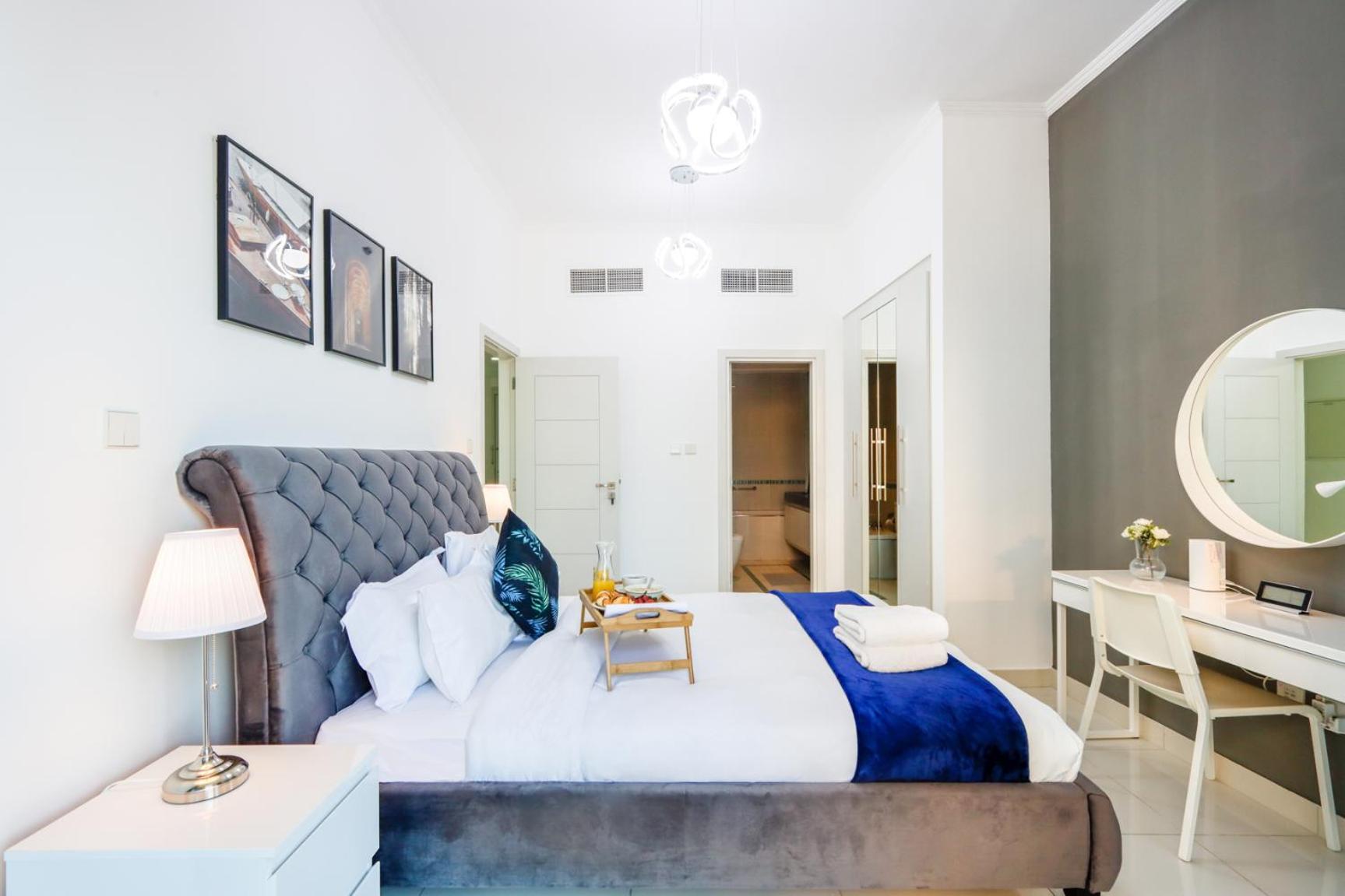 Spectacular 1br In Damac Heights By Livbnb Apartament Dubai