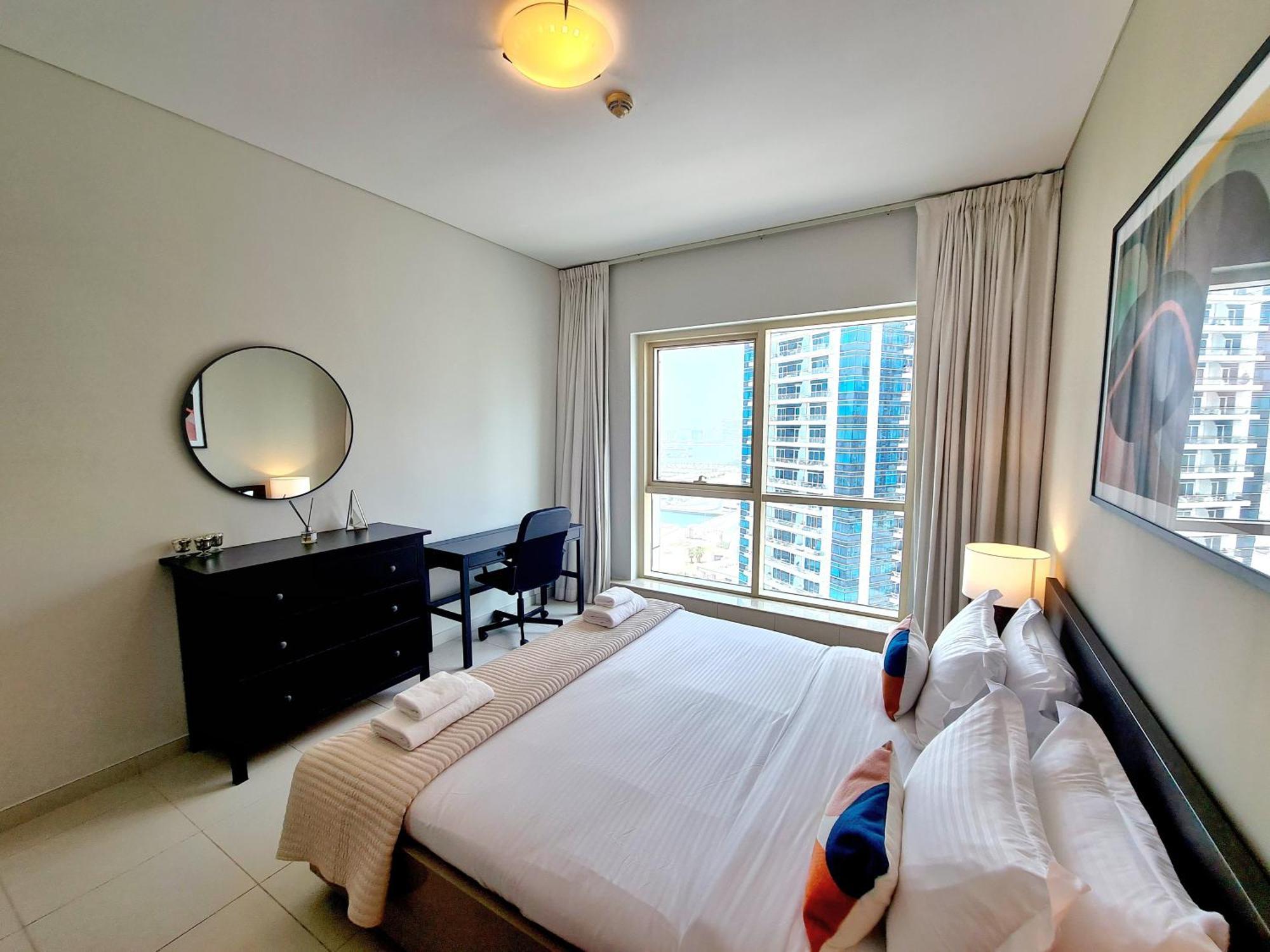 Sunrise Homes - 2 Bedroom With Panoramic Views Next To Jbr * Dubaï