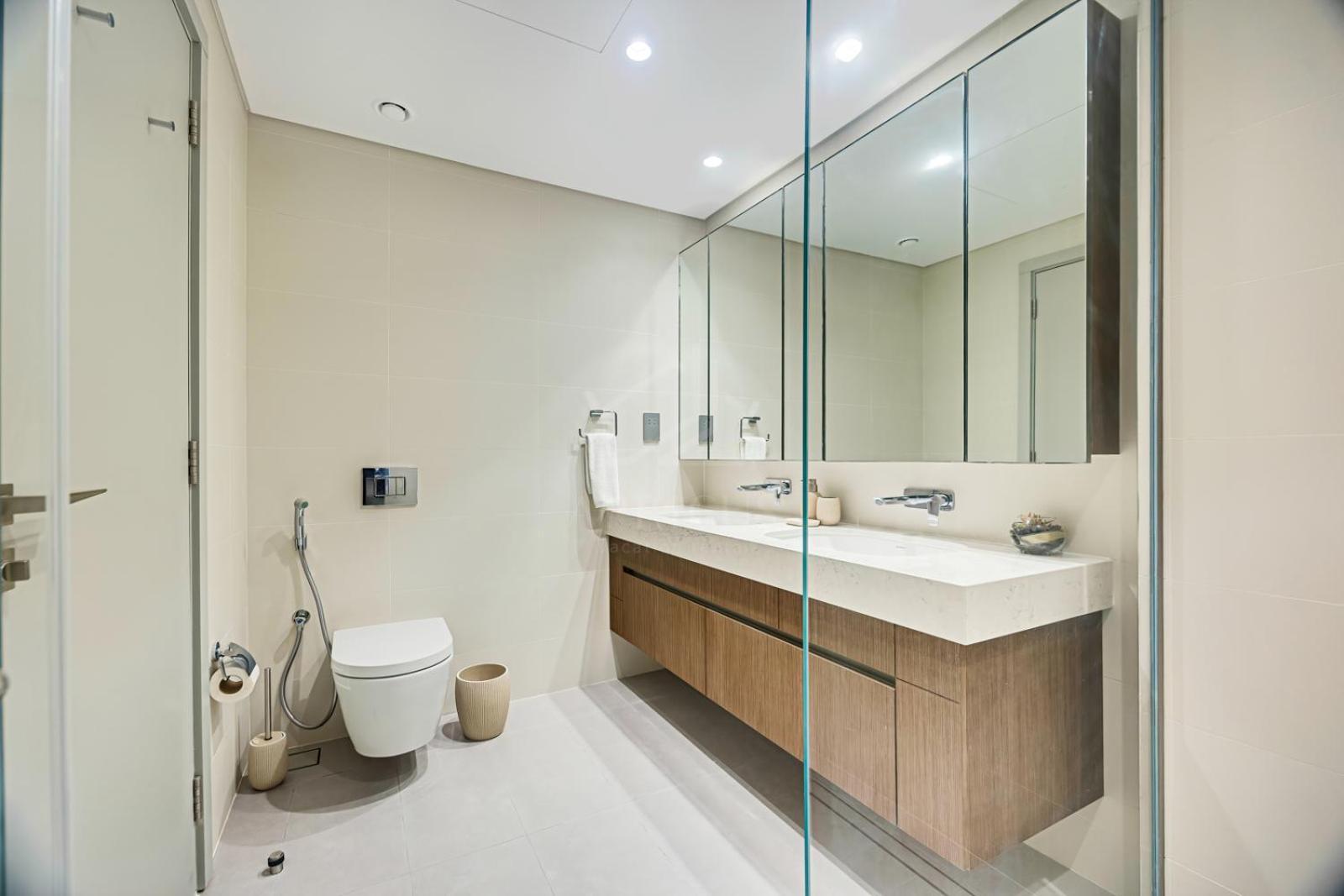 Stunning 2 Bedroom In Emaar Beachfront Dubaï