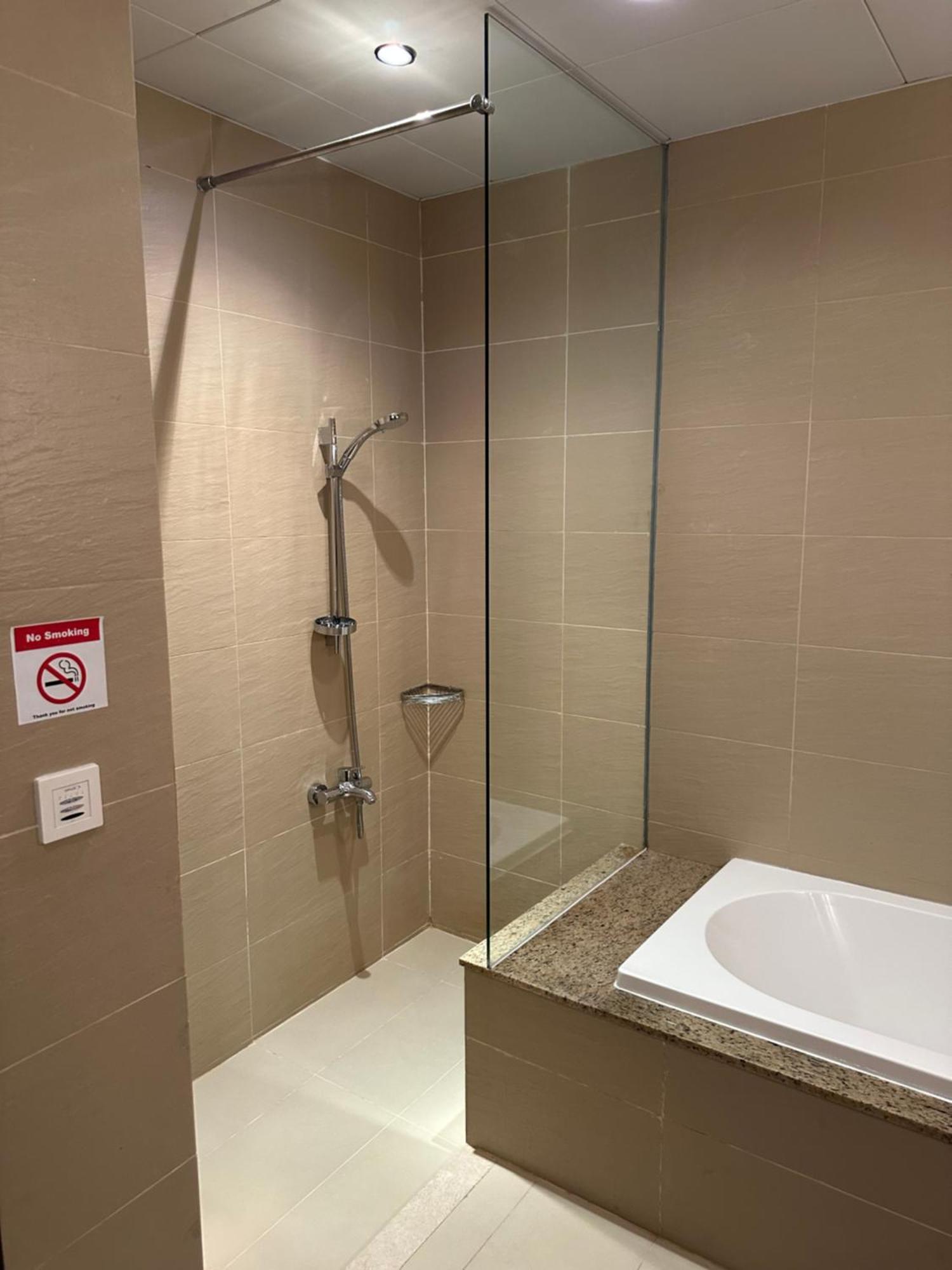 Appartement Palm Jumeirah Tiara Ruby 1king And 2 Sofa Beds *