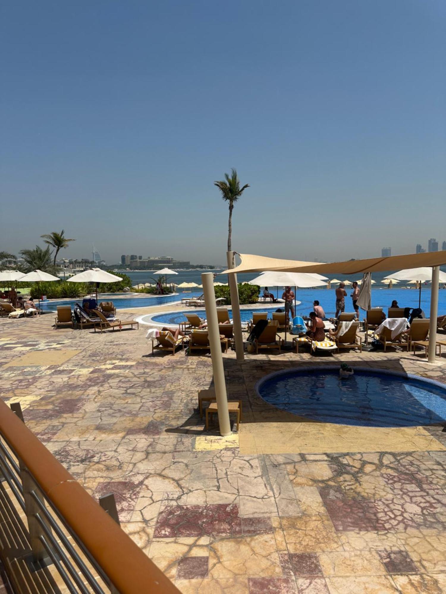 Palm Jumeirah Tiara Ruby 1king And 2 Sofa Beds Appartement Dubaï