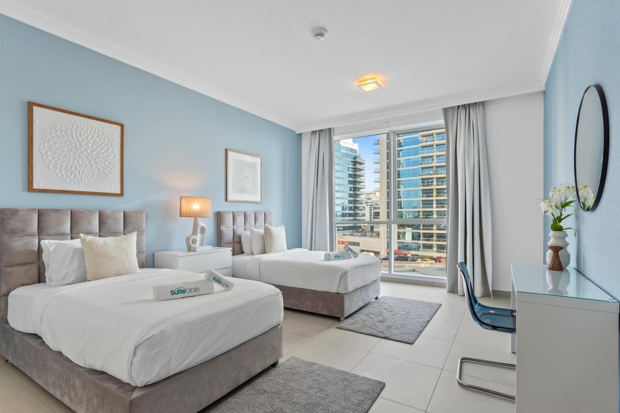 Serene 2-bedroom Escape With Sea Steps Away In Jbr Appartement