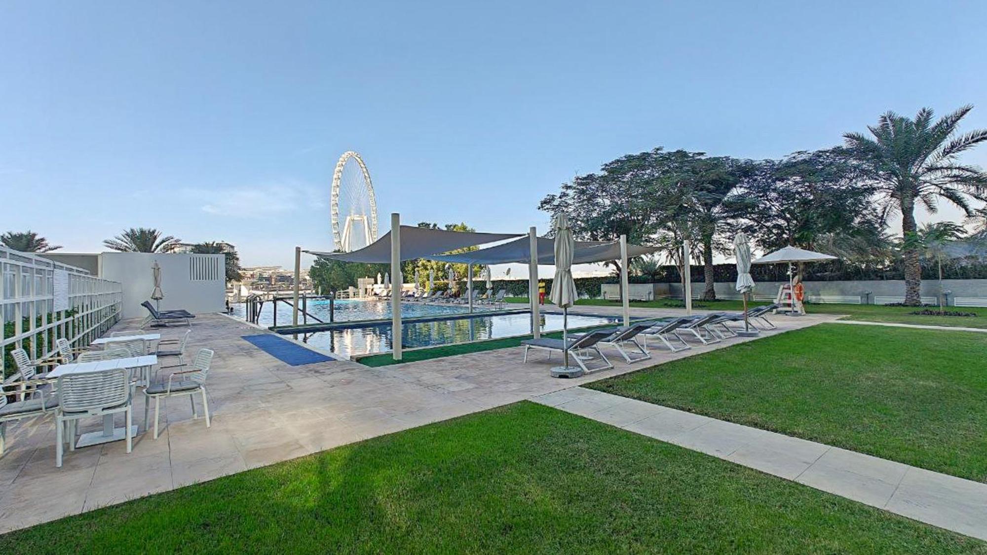 Serene 2-bedroom Escape With Sea Steps Away In Jbr Dubaï
