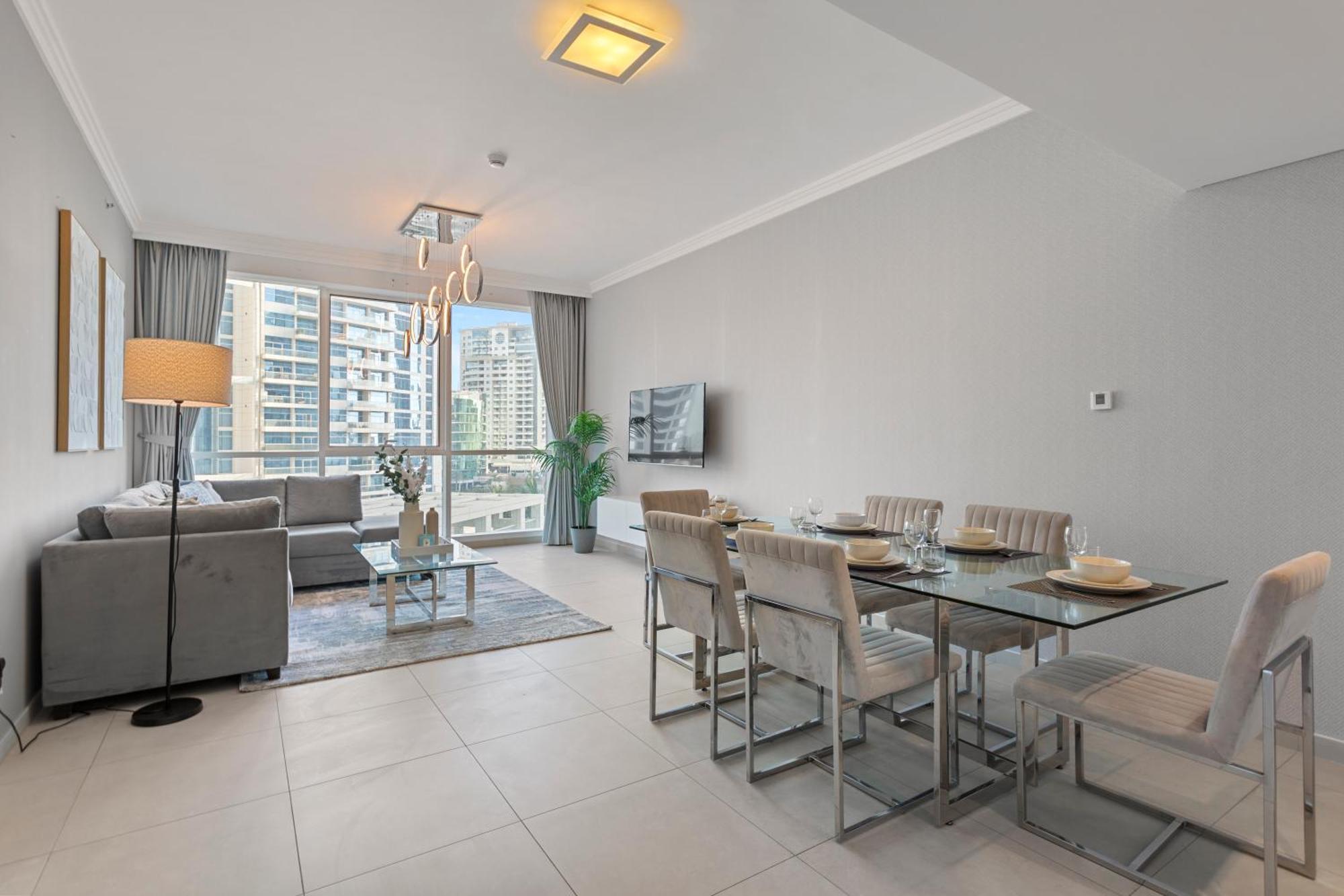Appartement Serene 2-bedroom Escape With Sea Steps Away In Jbr
