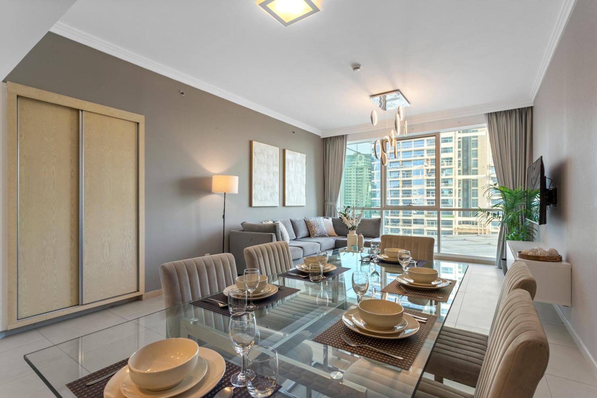 Serene 2-bedroom Escape With Sea Steps Away In Jbr *