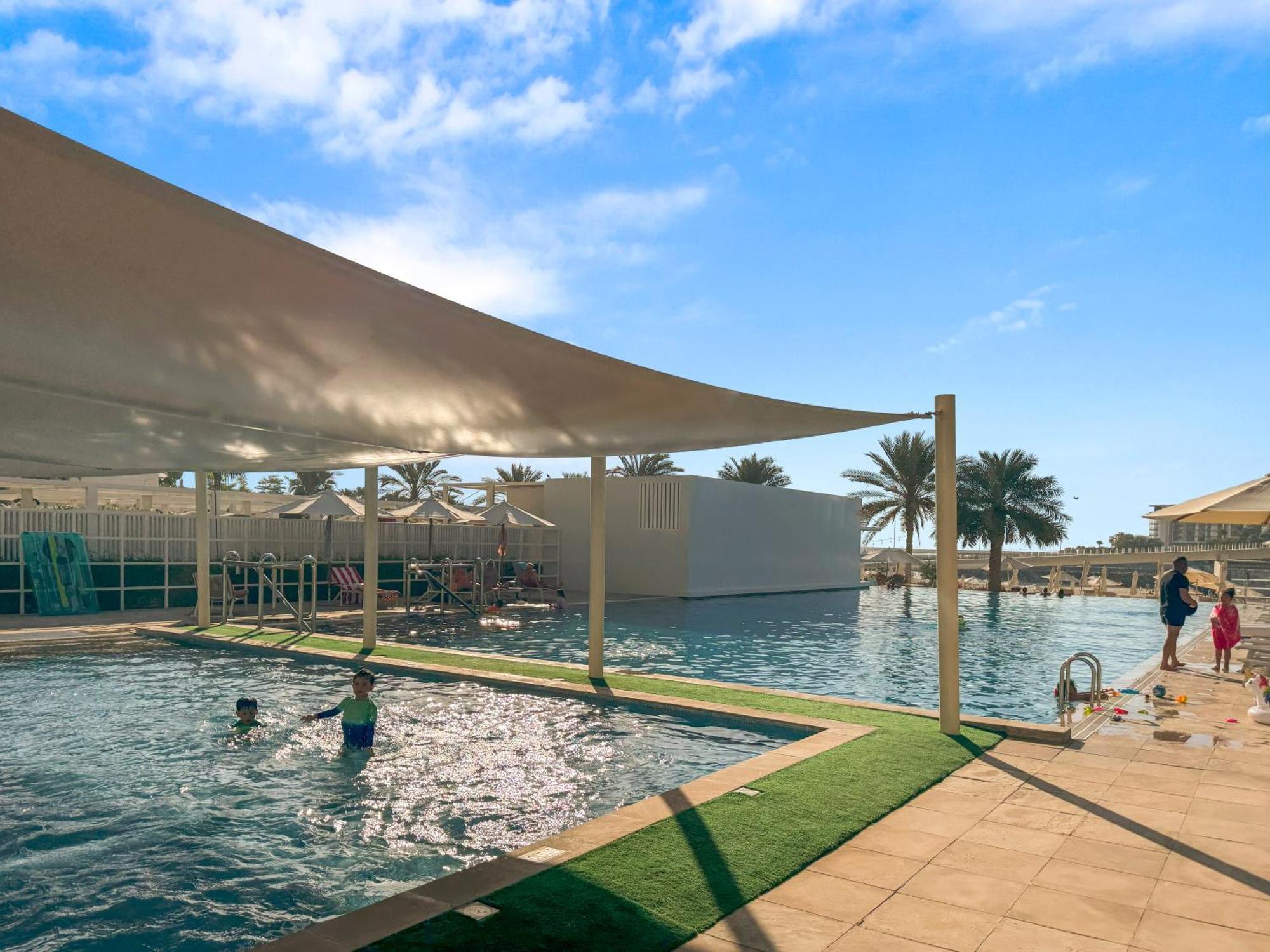 Appartement Serene 2-bedroom Escape With Sea Steps Away In Jbr *