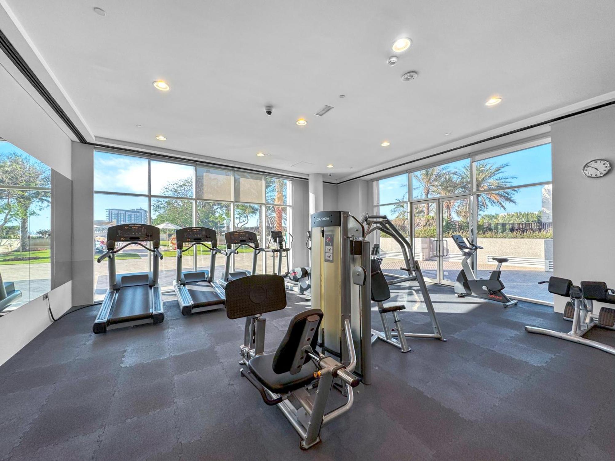 Serene 2-bedroom Escape With Sea Steps Away In Jbr Dubaï