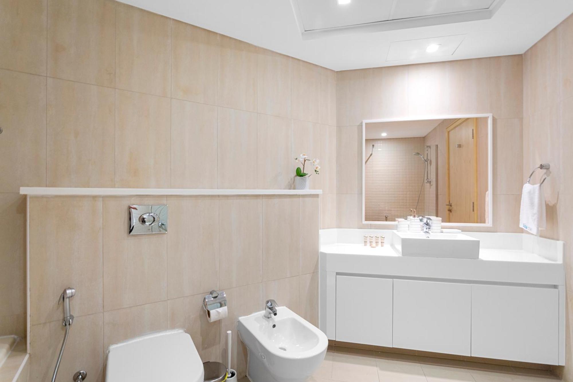 Appartement Serene 2-bedroom Escape With Sea Steps Away In Jbr