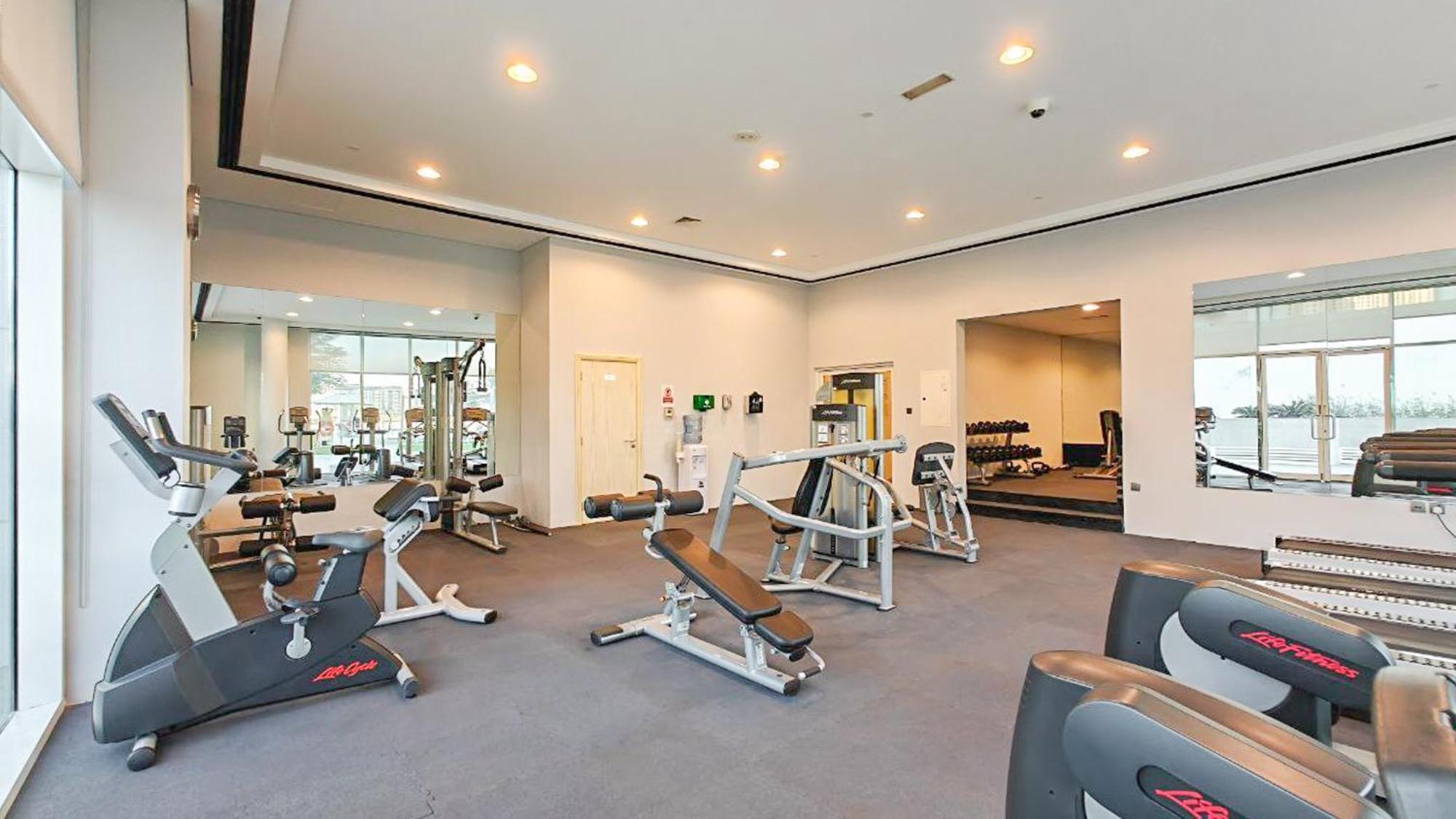 Serene 2-bedroom Escape With Sea Steps Away In Jbr * Dubaï