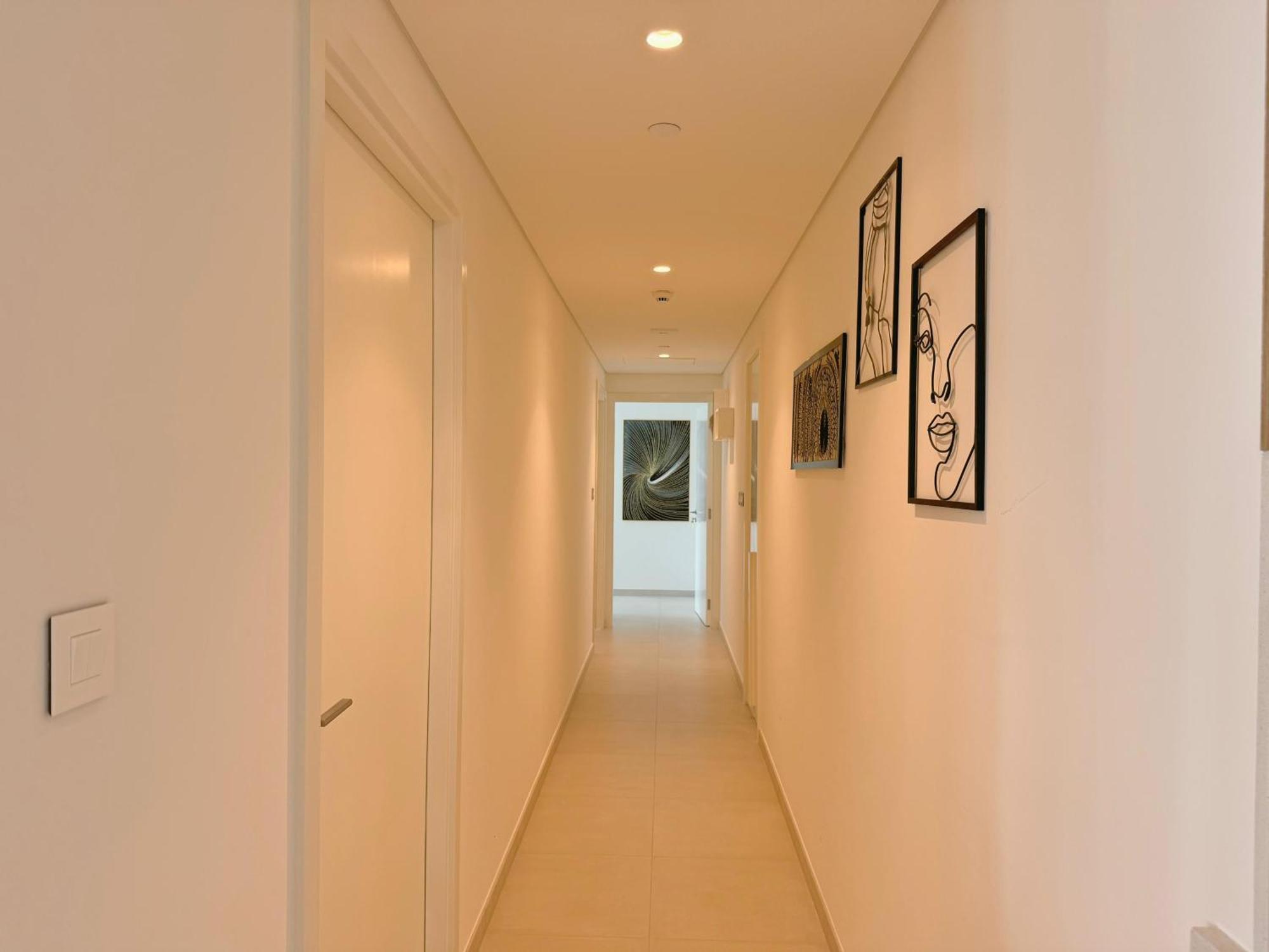 Dvr 4 Bedroom Available In Downtown View 2 *