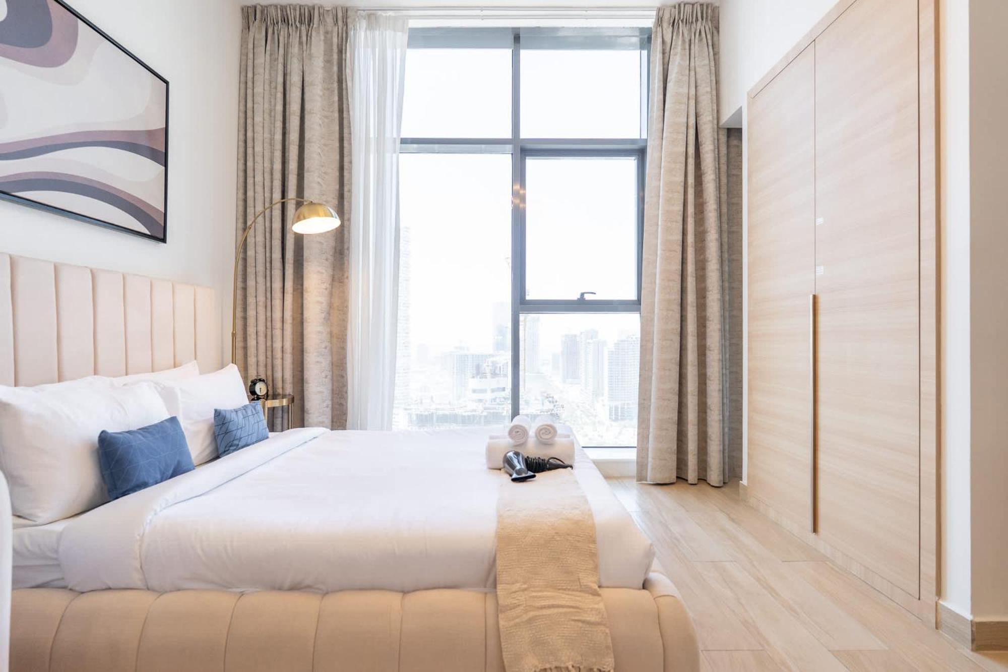 Stunning In Regina Tower With Five View Appartement Dubaï