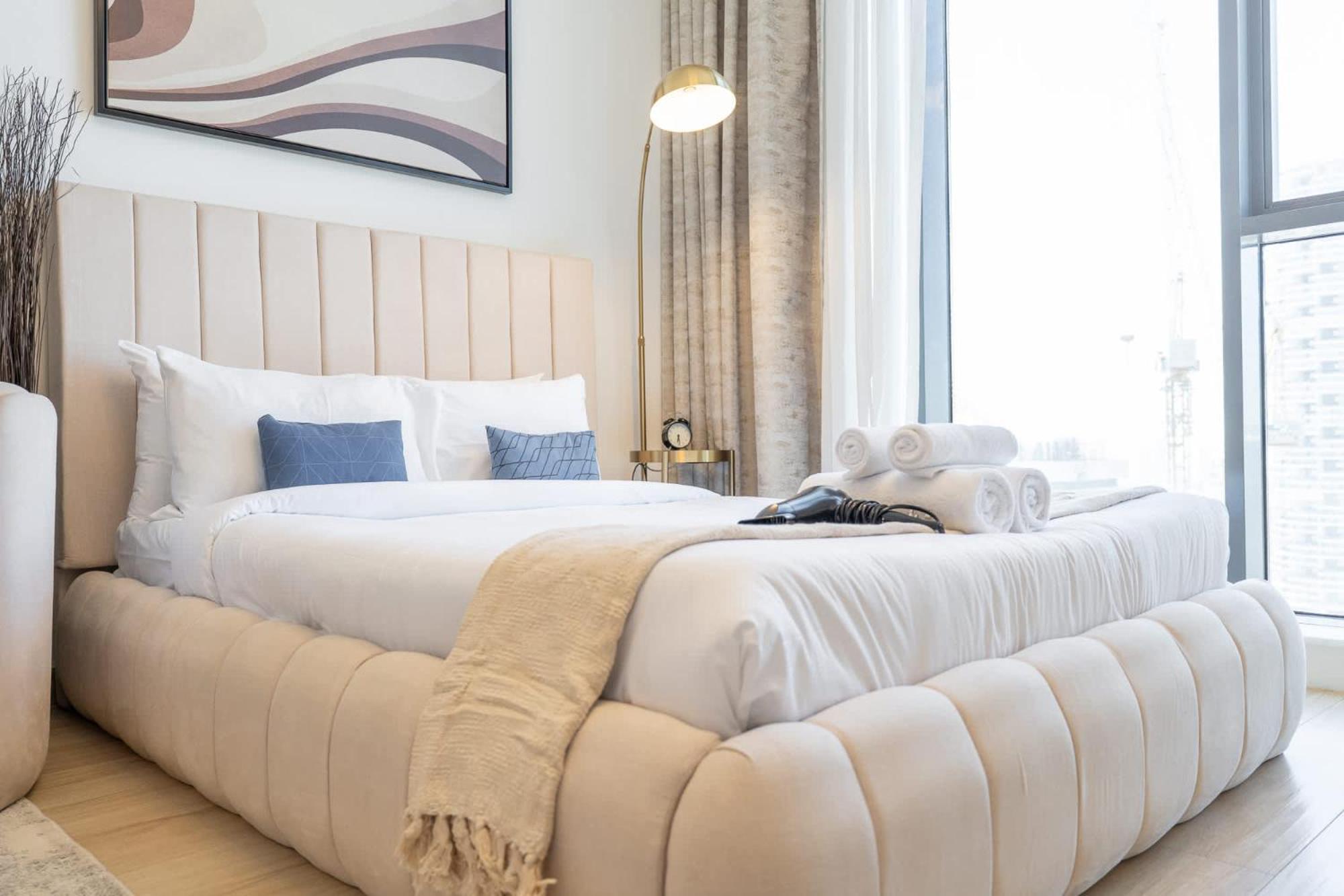 Stunning In Regina Tower With Five View Appartement Dubaï