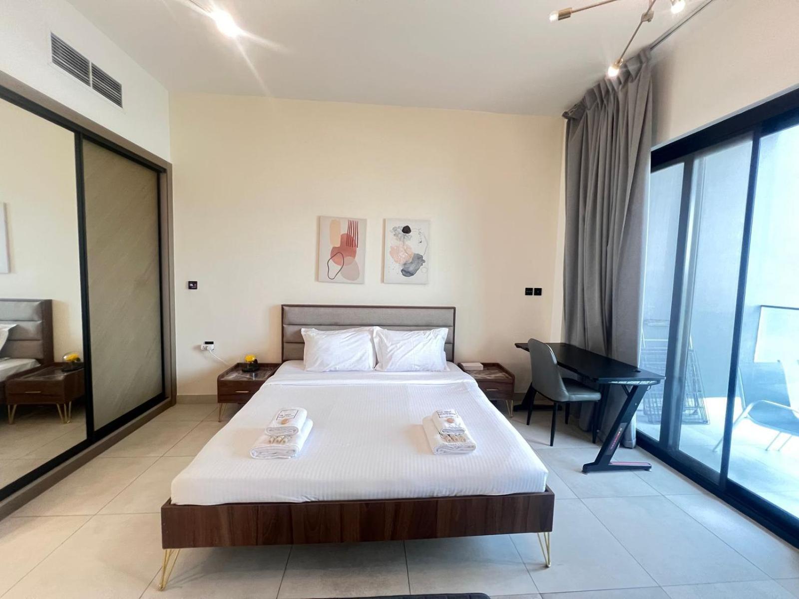 Spacious At Business Bay Canal L 10 Minutes To Mall L Burj Khalifa L Downtown Dubaï