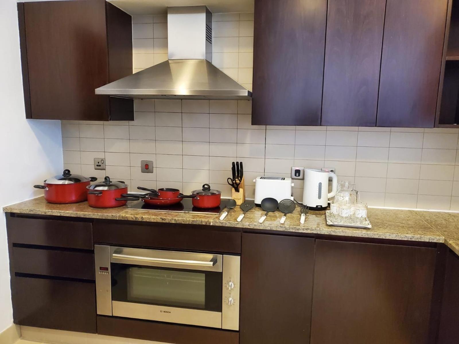 Palm Jumeirah Tiara Ruby 1king And 2 Sofa Beds Appartement