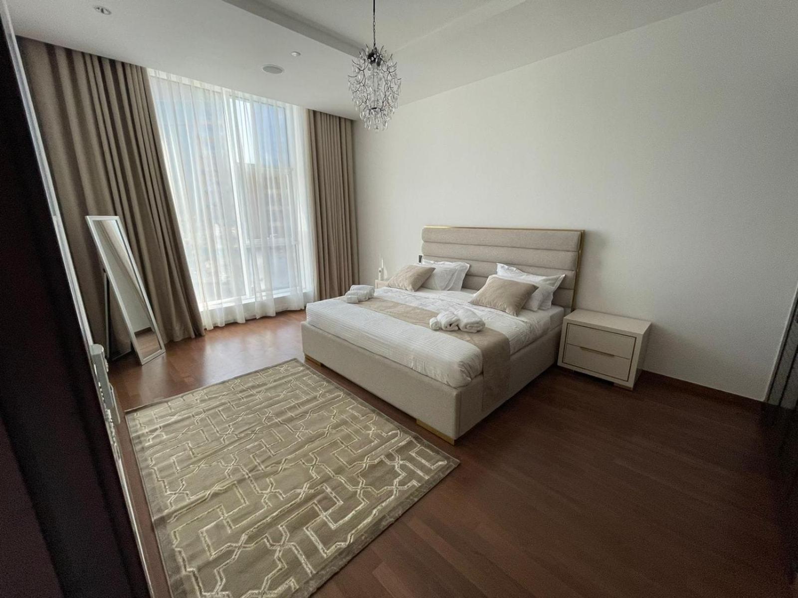 Appartement Palm Jumeirah Tiara Ruby 1king And 2 Sofa Beds