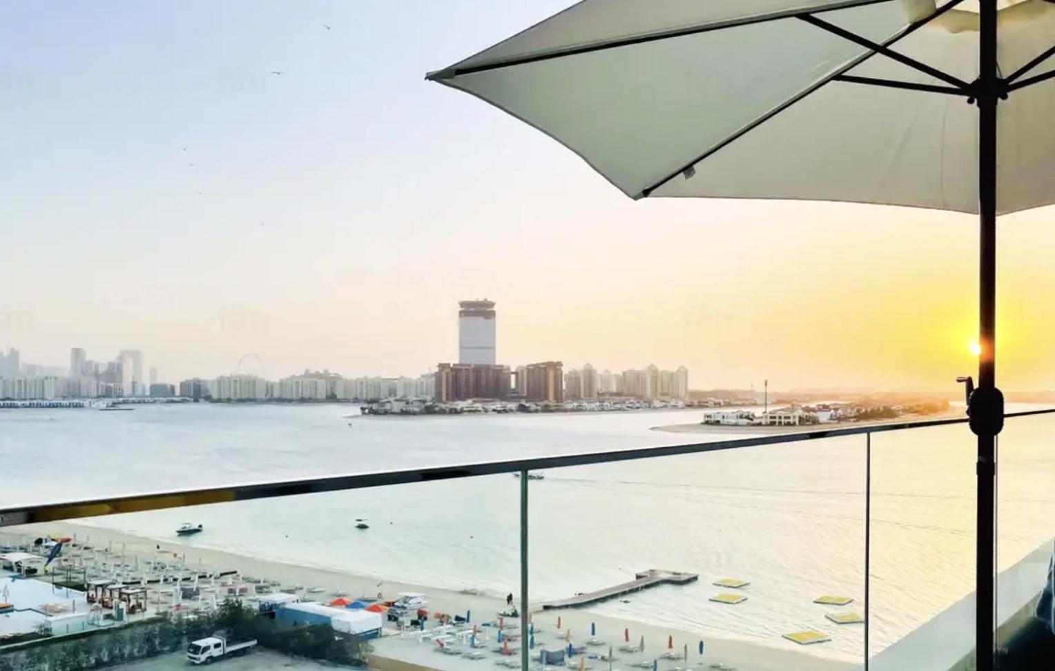 Azizi Mina, Beachfront 1 Bedroom, Sea View, Private Balcony Dubaï