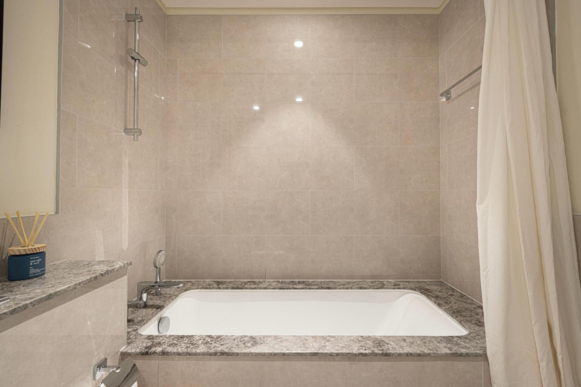 Majestic 1-bedroom In Downtown Dubai, Near Burj Khalifa & Fountains - In Tower 2 Dubaï