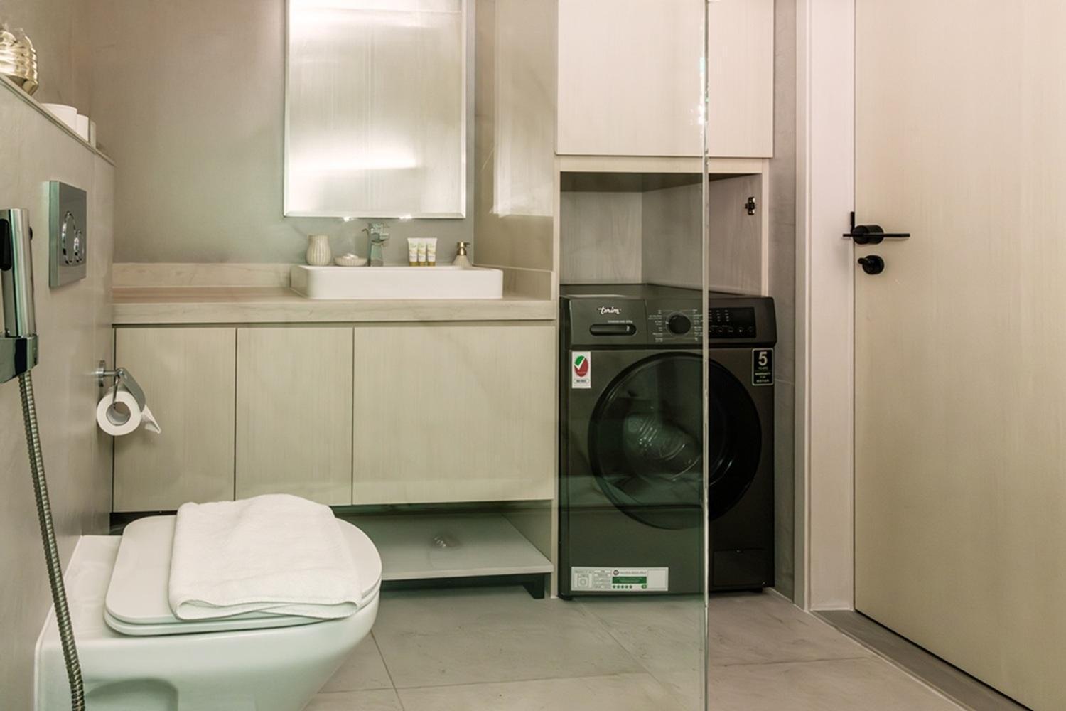 Marina Walk Gem Modern With Pool & Gym Access, Steps To & Metro Appartement