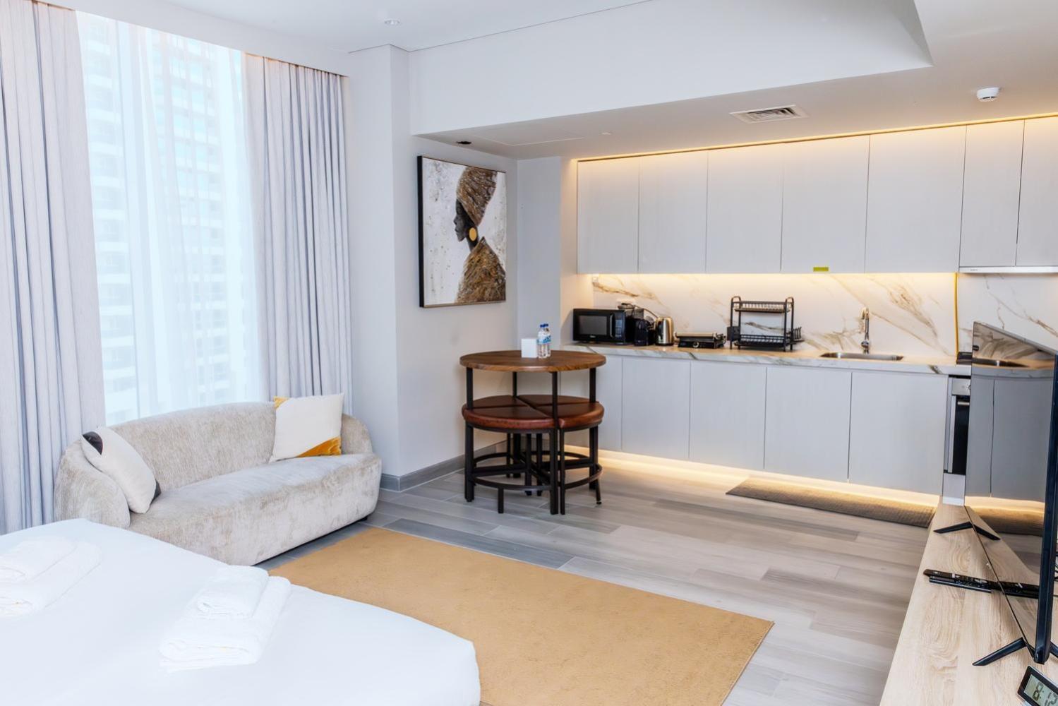 Marina Walk Gem Modern With Pool & Gym Access, Steps To & Metro Appartement Dubai