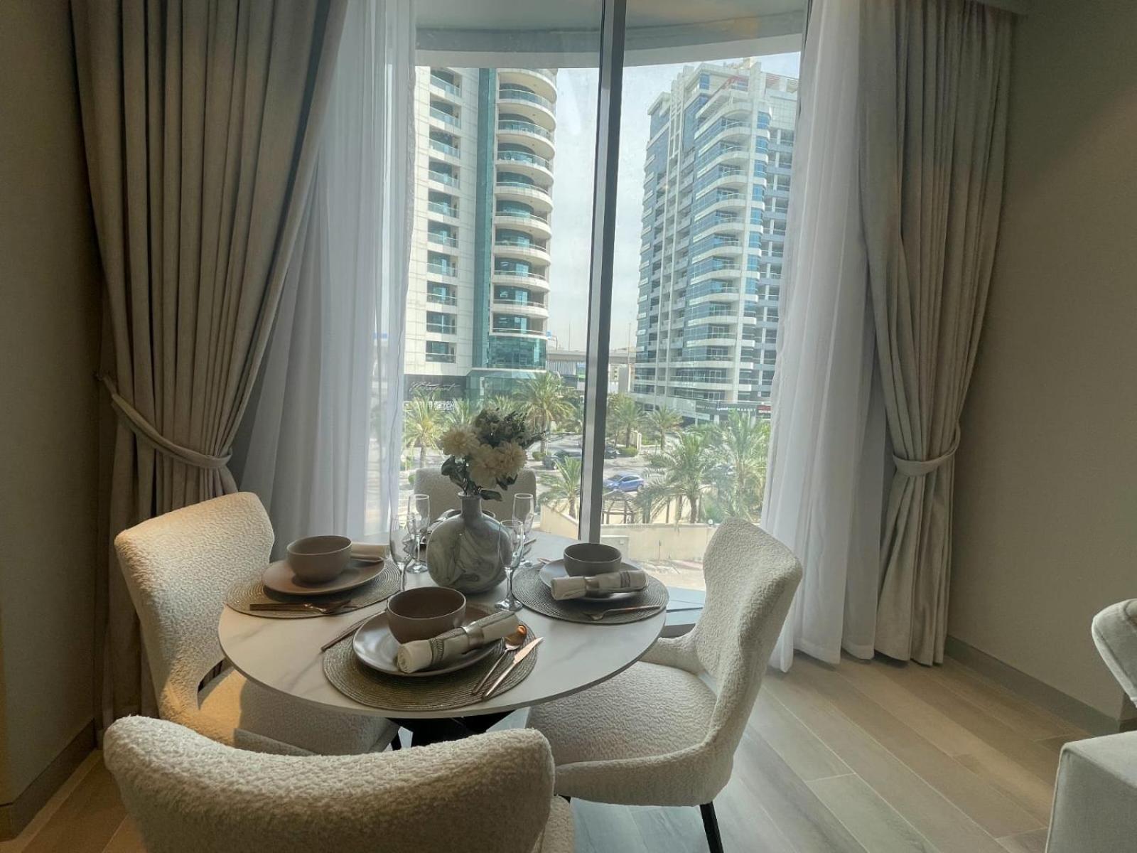 Marina Walk Gem Modern With Pool & Gym Access, Steps To & Metro Appartement *