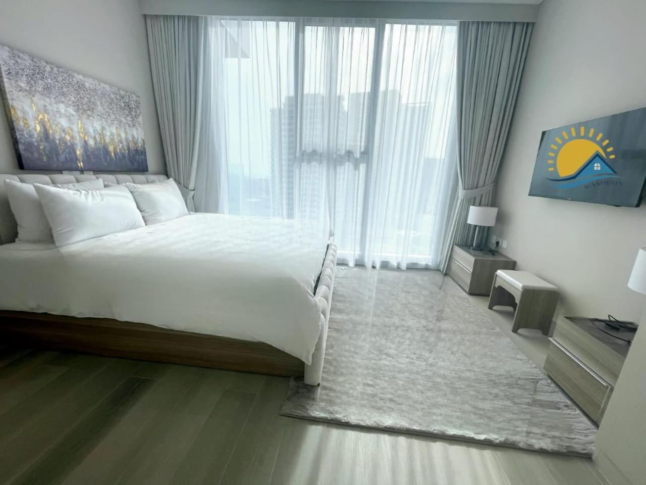 Appartement Marina Walk Gem Modern With Pool & Gym Access, Steps To & Metro