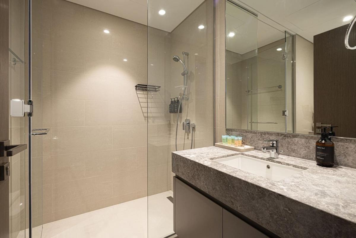 Iconic 2br With Burj Khalifa And Fountain Views - Next To Opera And Near Mall * Dubai