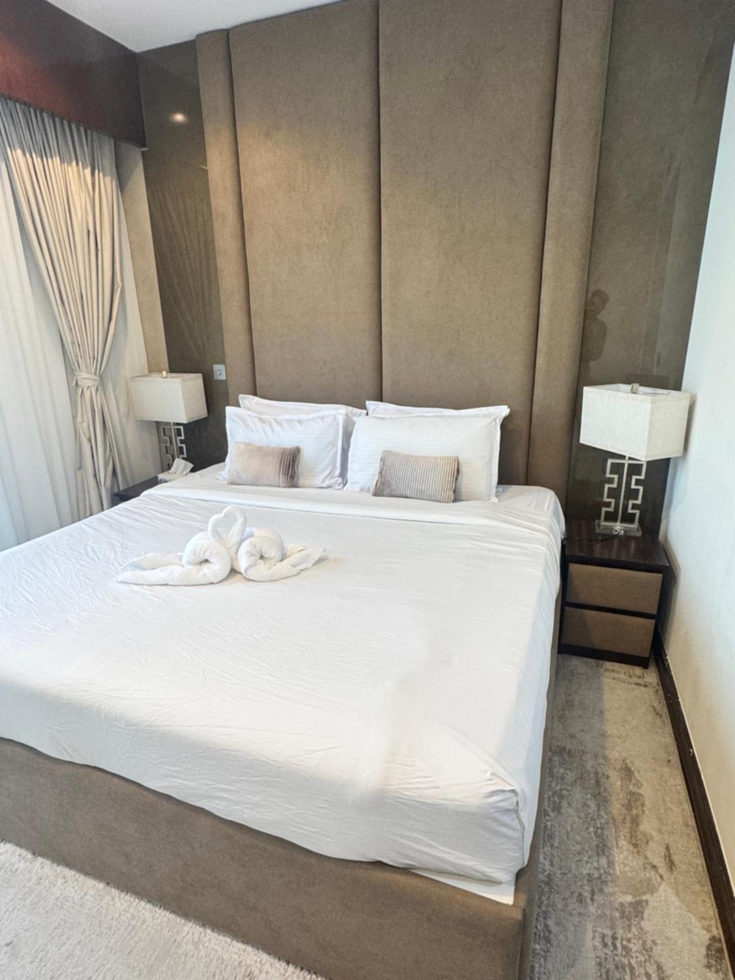 3br Penthouse - 5 Mins From Mall Appartement *