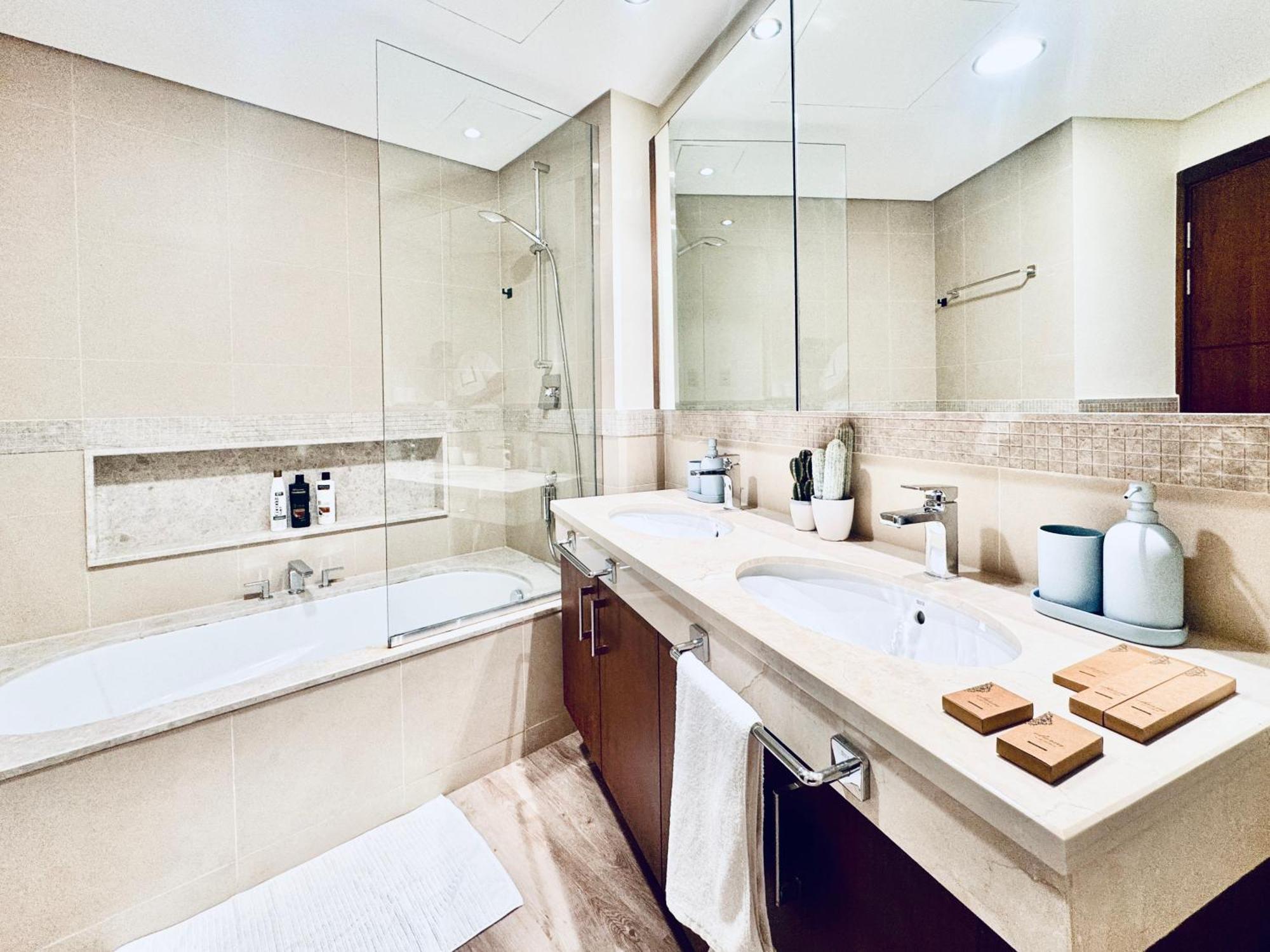 Appartement Burj Vista Luxury 2br ,full Burj Khalifa View ,direct Mall & Metro Access *