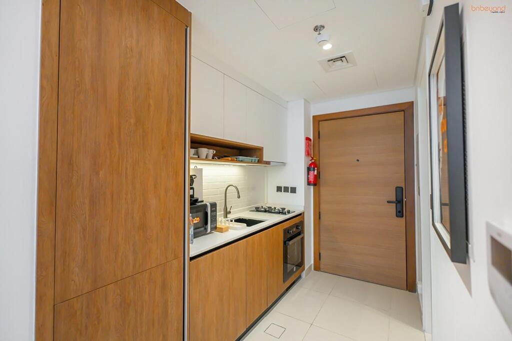 Appartement Bnbeyond's Sassy With Expansive Balcony *