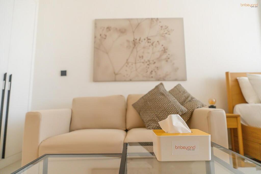 Bnbeyond's Sassy With Expansive Balcony Appartement Dubaï