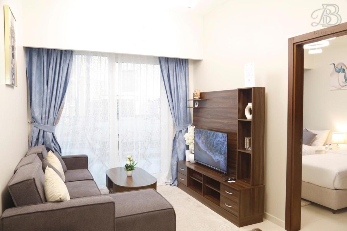Lejlighed Stylish 2br In Business Bay Burj & Creek Views *
