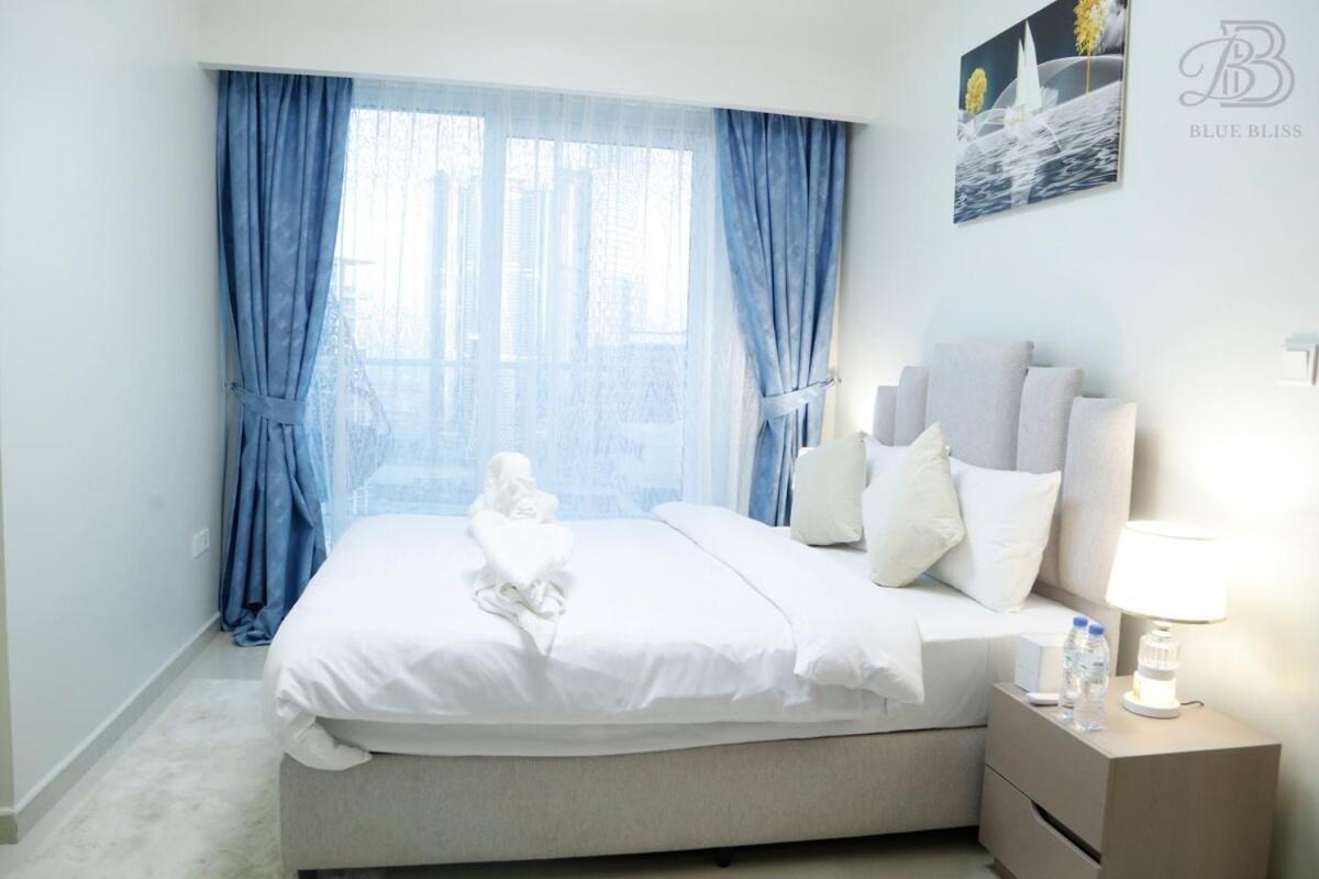 Lejlighed Stylish 2br In Business Bay Burj & Creek Views *