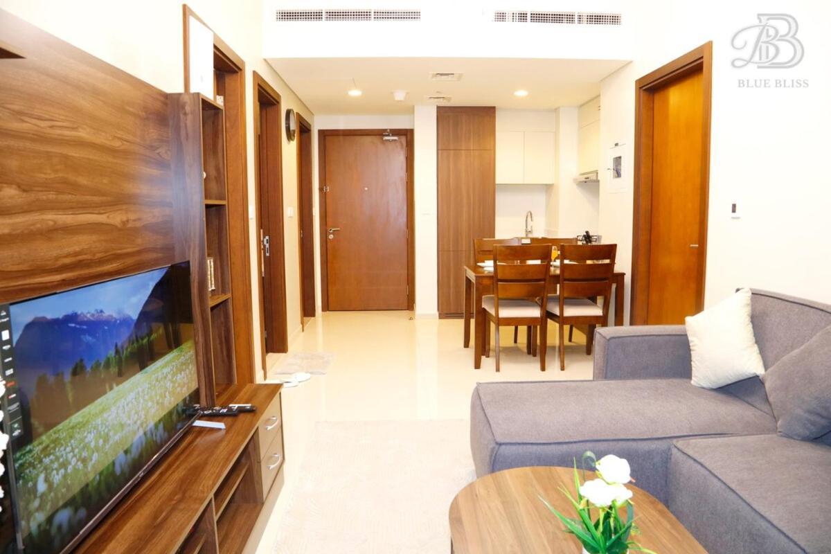 Lejlighed Stylish 2br In Business Bay Burj & Creek Views *
