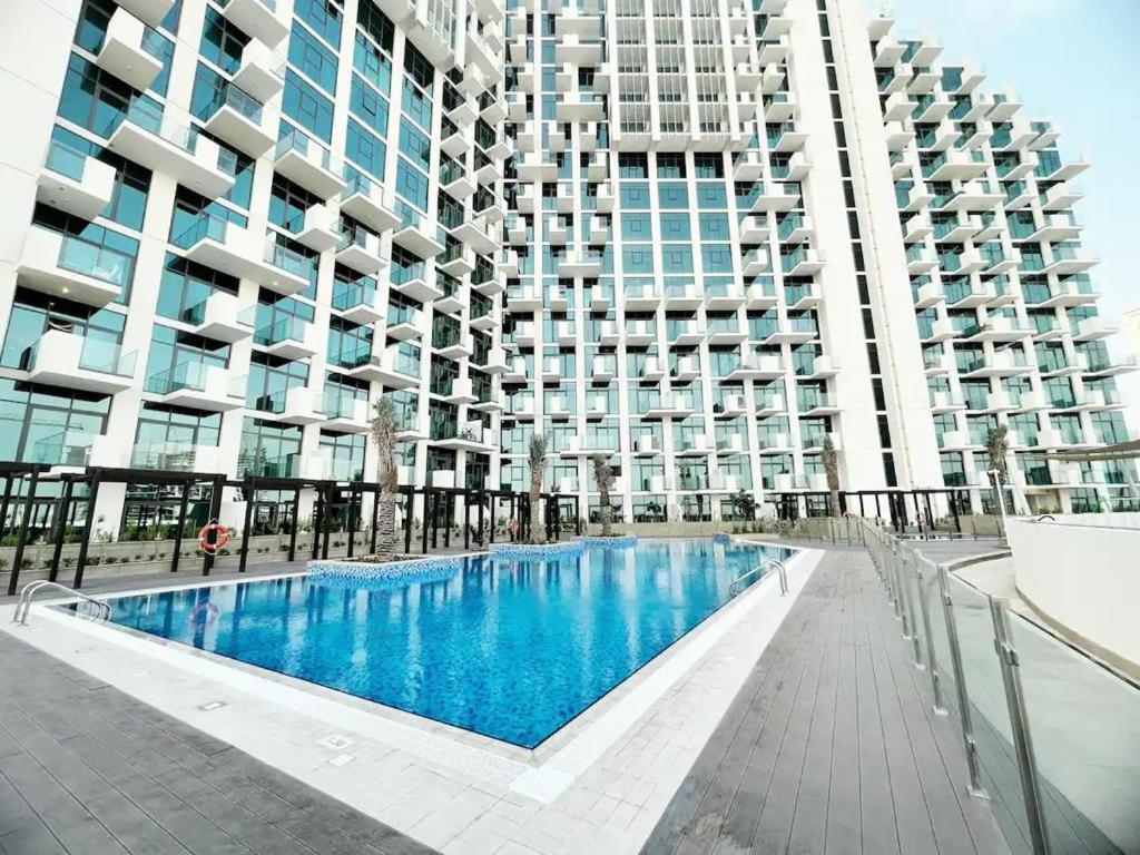 Venduras - Skyline View Farhad Azizi Al Jaddaf Apartemen