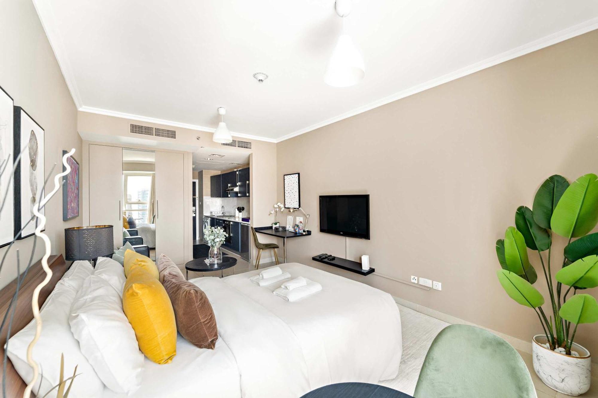 Silkhaus Modern Near Almas In West Apartment