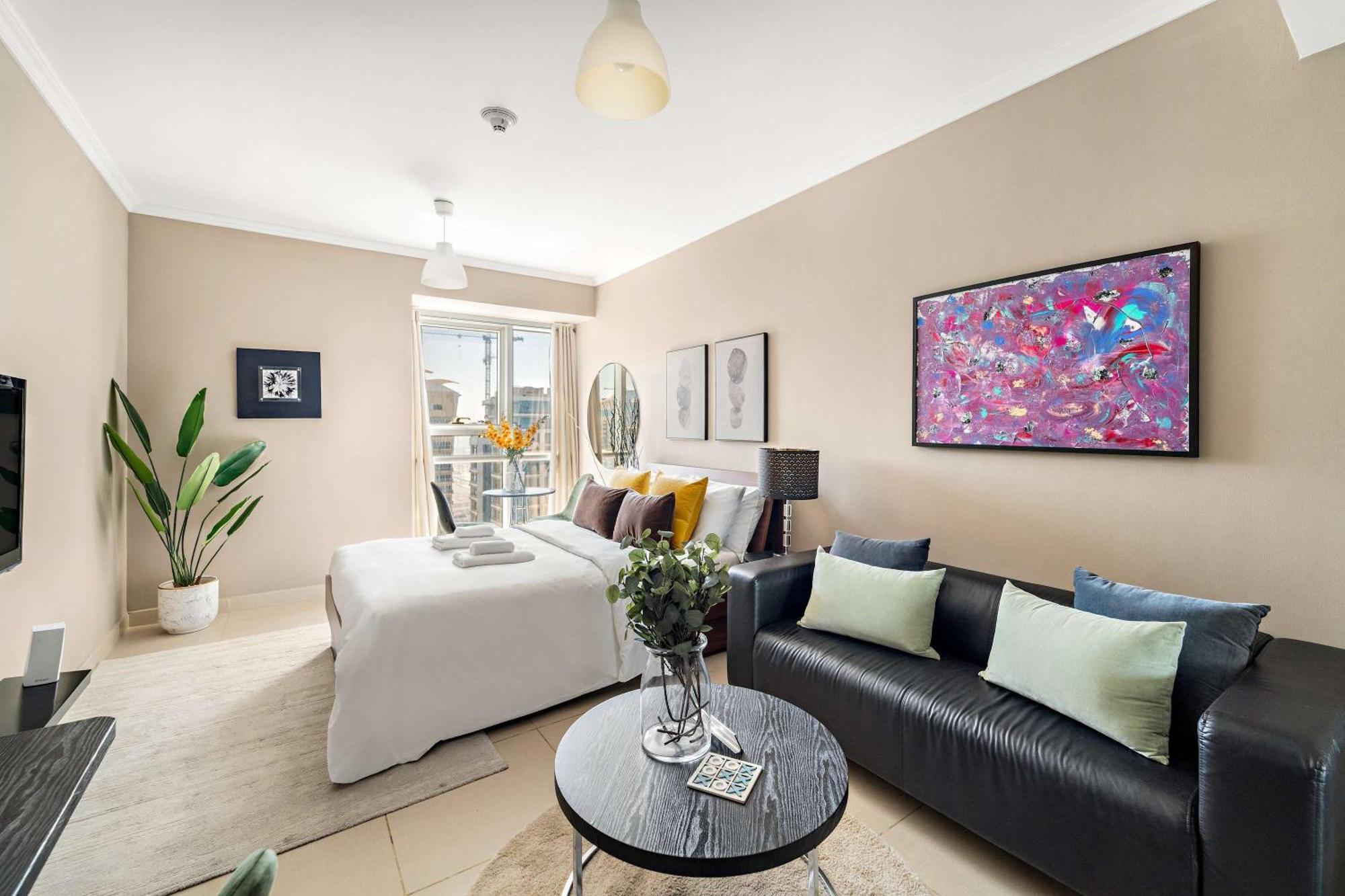 Silkhaus Modern Near Almas In West Apartment
