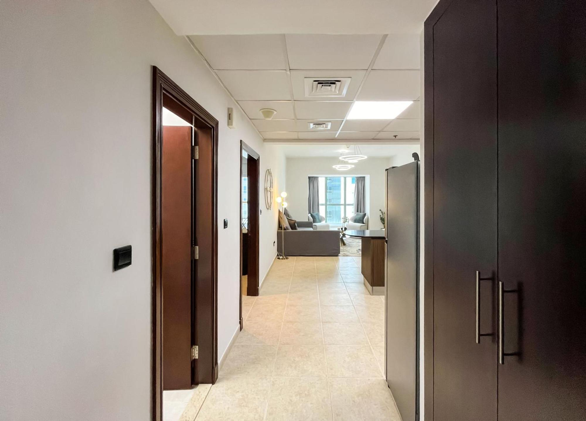 Appartement Livbnb-high Rise 1br With Balcony Near Barasti Dubaï