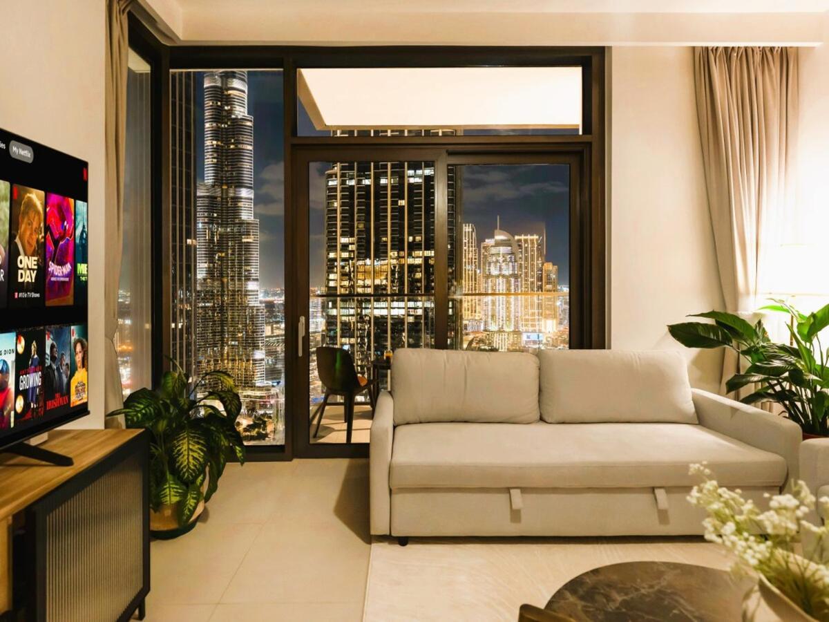 Appartement Modern High Rise 2br With Burj Khalifa Views, Steps From Opera And Near Mall Dubaï