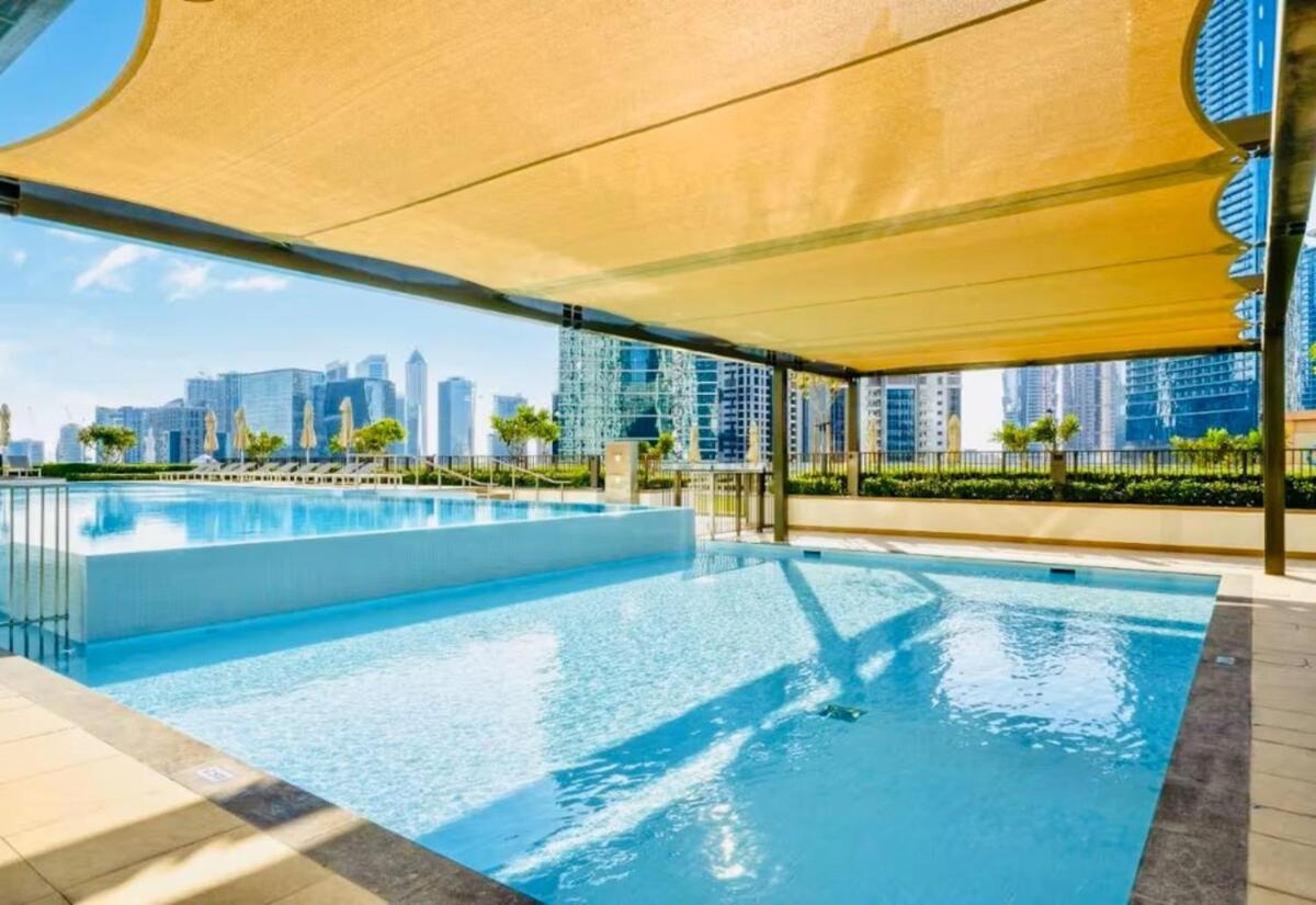 Modern High Rise 2br With Burj Khalifa Views, Steps From Opera And Near Mall * Dubaï