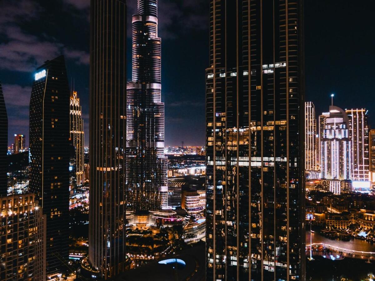 Modern High Rise 2br With Burj Khalifa Views, Steps From Opera And Near Mall Appartement Dubaï