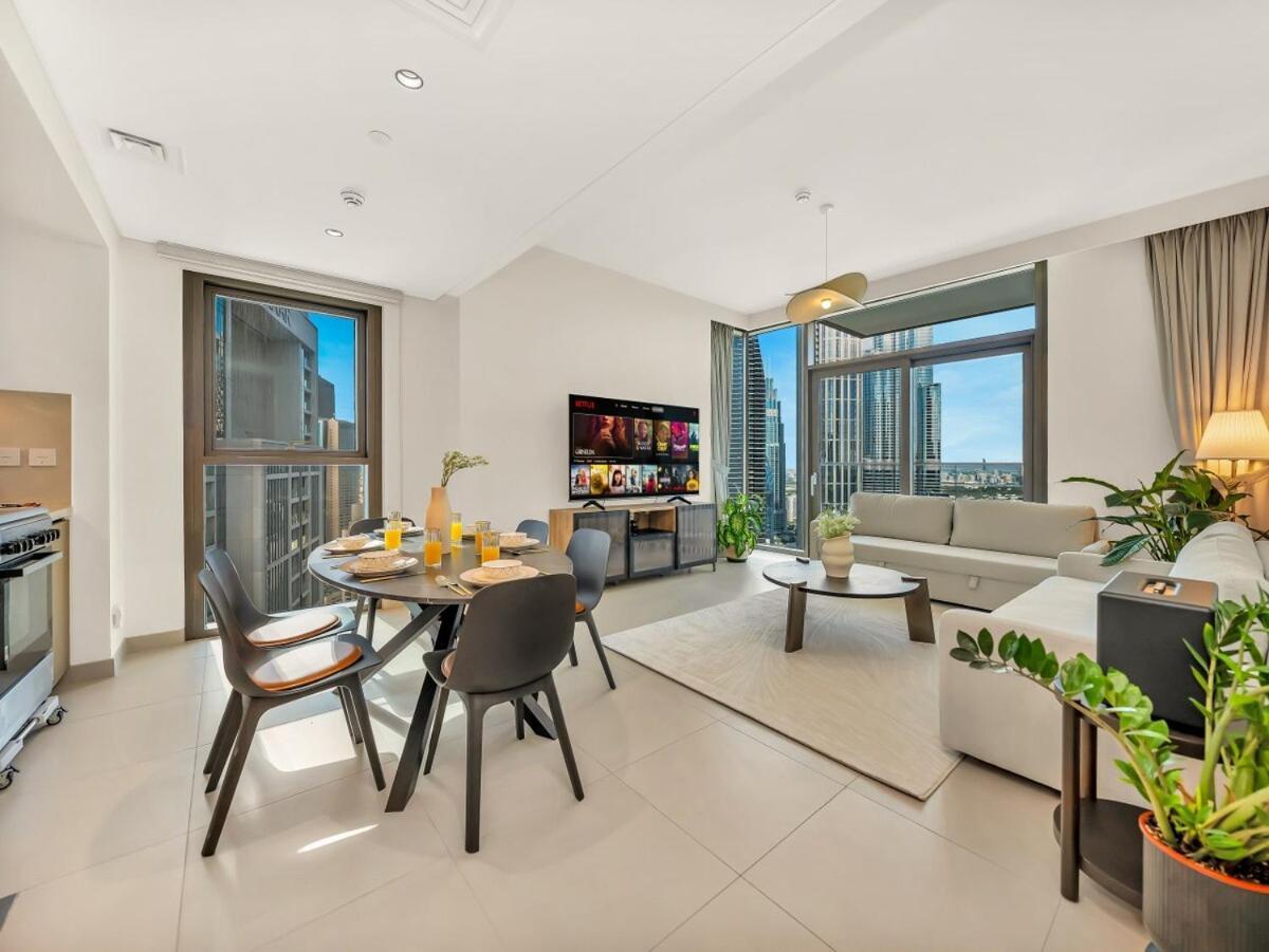 Modern High Rise 2br With Burj Khalifa Views, Steps From Opera And Near Mall * Dubaï