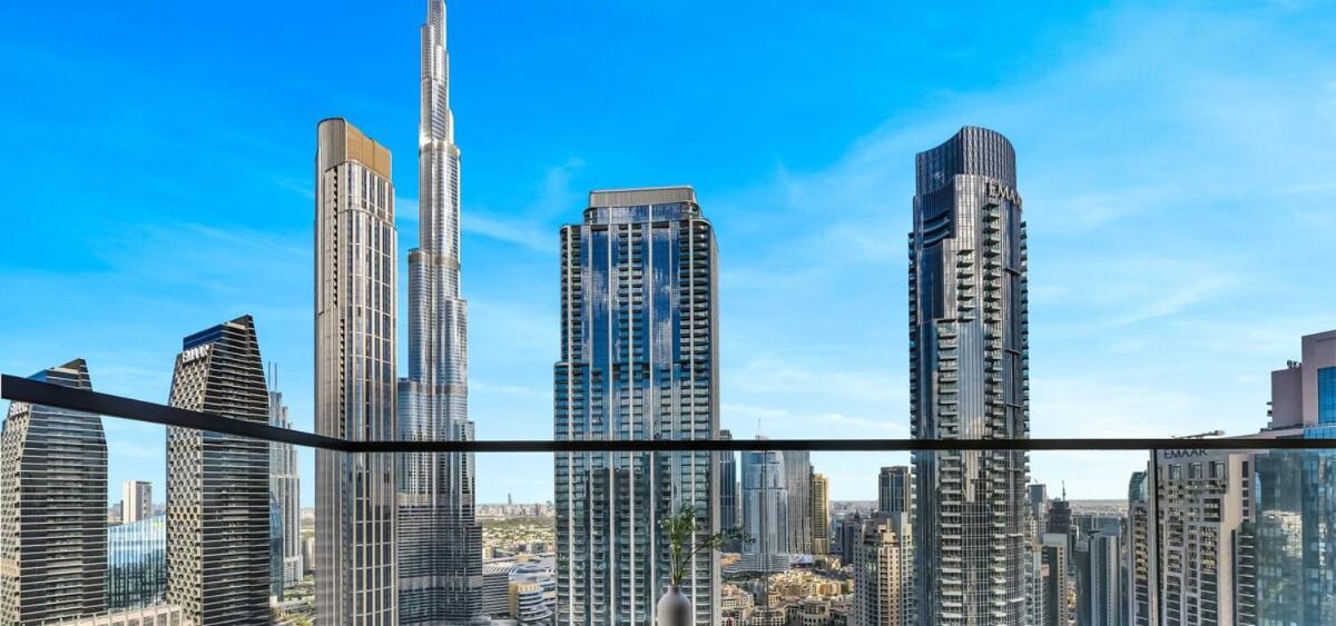 Modern High Rise 2br With Burj Khalifa Views, Steps From Opera And Near Mall *