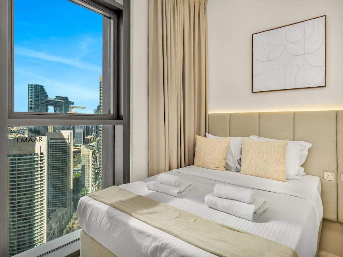Modern High Rise 2br With Burj Khalifa Views, Steps From Opera And Near Mall Appartement *
