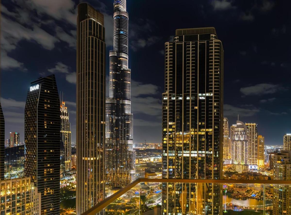 Appartement Modern High Rise 2br With Burj Khalifa Views, Steps From Opera And Near Mall Dubaï