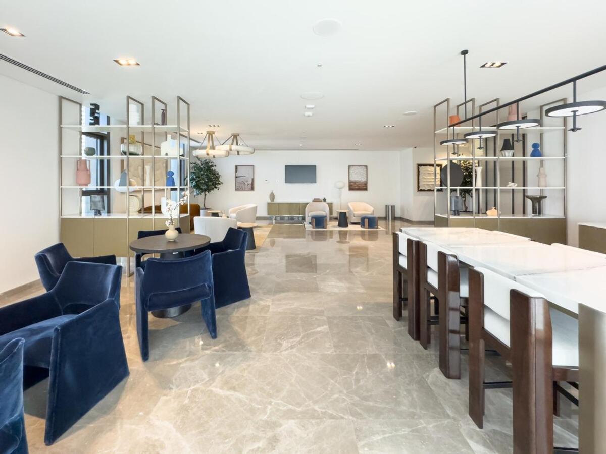 Appartement Modern High Rise 2br With Burj Khalifa Views, Steps From Opera And Near Mall