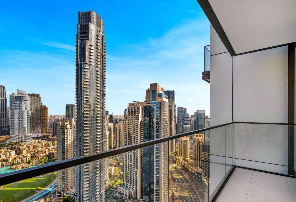 Modern High Rise 2br With Burj Khalifa Views, Steps From Opera And Near Mall Appartement Dubaï